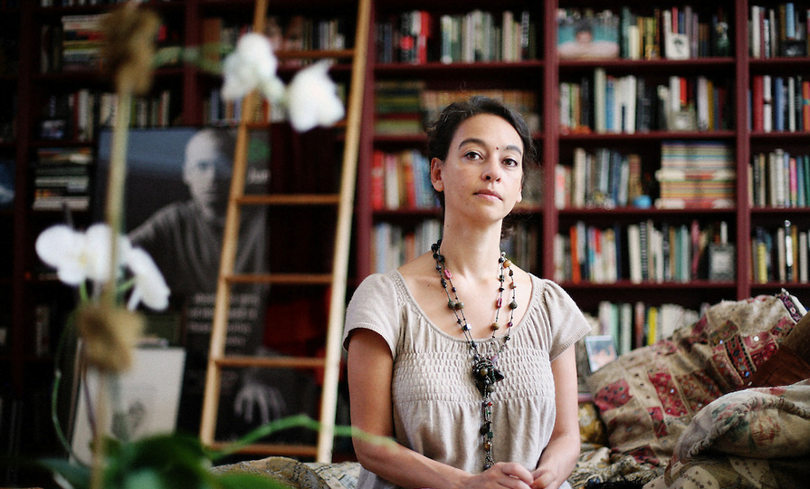 Nicole Aragi over hotelporno: interview met een superagent